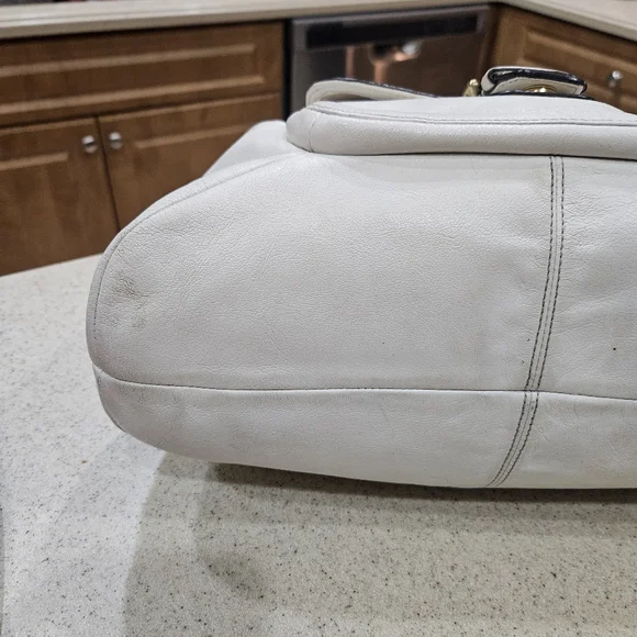 COACH Leather Handbag, Off White Coach Large Bag - Picture 7 of 8